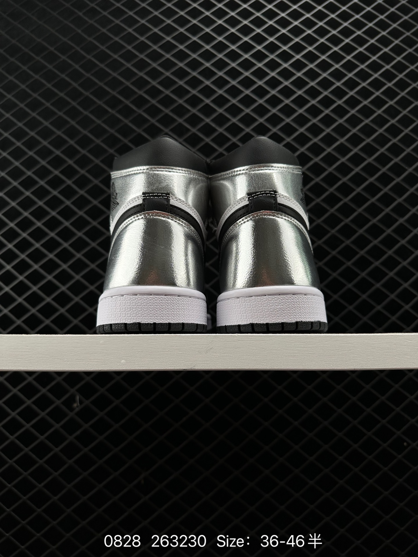 Nike Air Jordan 1 Retro High OG”Black/White“